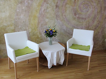 Die Sitzecke in meinem Behandlungsraum